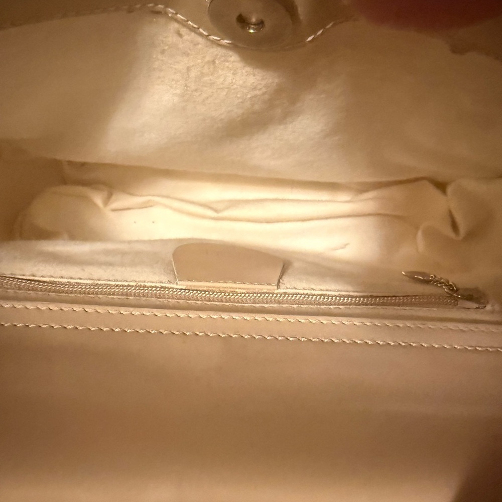 Gucci Authentic Cream Shoulder Bag (1990s Vintage) w/COA-Good Condition - Picture 4 of 13